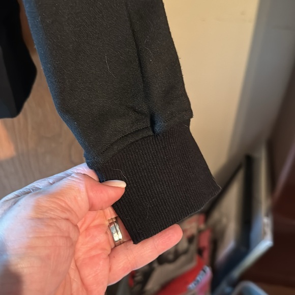 Jogging Suit - Picture 4 of 9